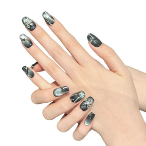 Uñas postizas francesas cuadradas cortas negras <span class=keywords><strong>con</strong></span> efecto ojo de gato, <span class=keywords><strong>con</strong></span> flores 3D talladas a mano, diseño avanzado de líneas, purpurina y pedrería, a granel. - Product Image 4