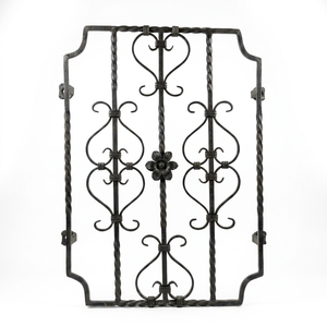 Treillis décoratif rectangulaire de style traditionnel en fer galvanisé avec motif décoratif, facile à assembler pour les allées de villas. - Product Image 1