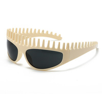 Nouvelles Lunettes de Soleil Unisexe pour Enfants Tendance et Originales, Protection UV400 Non Polarisée, Monture Pleine Forme Concave, Idéales pour l'Été et le Cyclisme