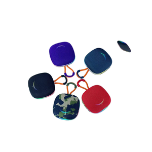 Prix bon marché Mini haut-parleurs portables sans fil LED lumière colorée avec lanière - Product Image 6