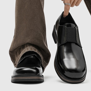 Chaussures habillées décontractées en cuir verni pour hommes, noires, à bout carré, sans lacets, design haut de gamme - Product Image 3