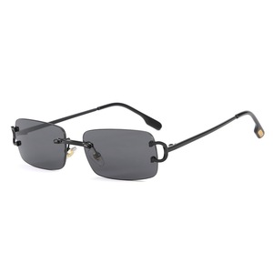 Vente en gros de lunettes de <span class=keywords><strong>soleil</strong></span> rétro INS pour femmes, lunettes de <span class=keywords><strong>soleil</strong></span> carrées sans monture, bord coupé, métal noir doré, taille de petit œil, marée de rue, <span class=keywords><strong>soleil</strong></span> personnalisé - Product Image 4