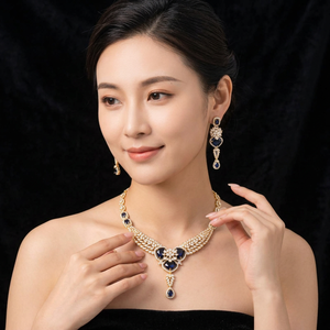 ชุดเครื่องประดับทองเหลืองชุบโรเดียมประดับเพชรคิวบิกเซอร์โคเนียสีน้ำเงินเข้ม รูปทรงหยดน้ำ สำหรับงานหมั้นและวันครบรอบ - Product Image 2