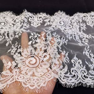 <span class=keywords><strong>Dentelle</strong></span> cordonnée faite main <span class=keywords><strong>ivoire</strong></span> brodée de 28 cm de large et 3 mètres de long pour voile de mariée et robe - Product Image 3