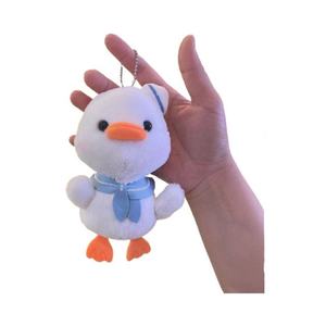 Llavero de peluche de pato TikTok con bufanda y dije para bolsos - Venta al por mayor - Product Image 5