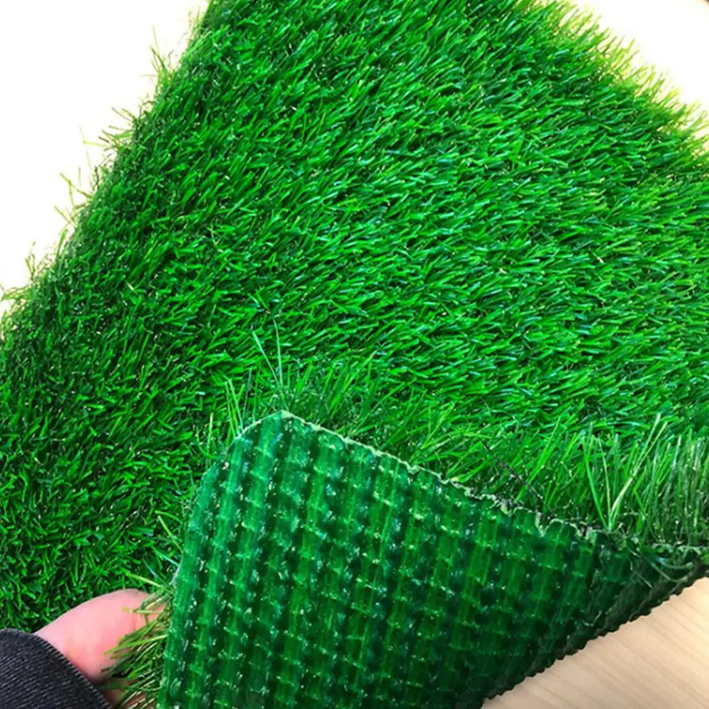 Tappeto erboso artificiale da giardino sintetico di colore verde per esterni resistente ai raggi Uv per la decorazione del prato paesaggistico