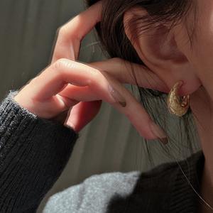 Pendientes Colgantes de Plata de Ley S925, Diseño Italiano con Acabado Cepillado, Elegantes, de Temperamento Ligero, Lujo Discreto y Moda Sencilla - Product Image 2