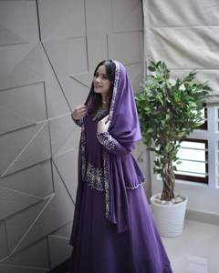 La plus belle Fausse Georgette avec séquence de broderie fonctionne avec Zari Design Work Lehenga Choli pour mariage Wear Function Choli - Product Image 4