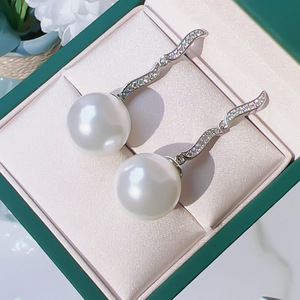 Orecchini Lunghi Stile Madreperla per Donne, Eleganti Gioielli per Orecchie alla Moda - Product Image 3