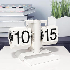 Horloge de <span class=keywords><strong>table</strong></span> rétro à affichage rotatif avec diffuseur en <span class=keywords><strong>bois</strong></span> de santal, calendrier automatique, veilleuse et fonction de retournement de page - Product Image 1