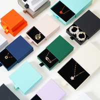 Boîte à bijoux artisanale multicolore avec tiroir, insert en velours, logo personnalisé, boîte rigide en papier artistique coulissante pour collier, boucles d'oreilles, bagues et bijoux fantaisie