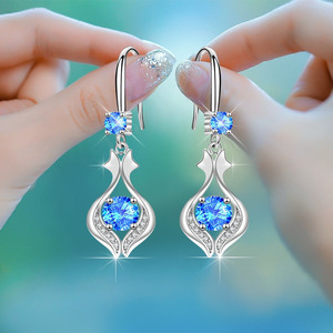 Eleganti Orecchini Pendenti a Goccia per Donne, Accessori per Orecchie Medi Lunghi per Uso Quotidiano - Product Image 1