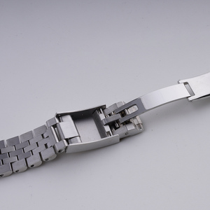 Stock US SANS TAX pour <span class=keywords><strong>Seiko</strong></span> <span class=keywords><strong>5</strong></span> SNXS75 SNXS79K1 <span class=keywords><strong>Bracelet</strong></span> de montre Jubilee de 19mm avec <span class=keywords><strong>bracelet</strong></span> en acier inoxydable à extrémité incurvée creuse - Product Image 6