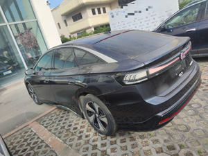 PBD MOTORS <span class=keywords><strong>Volkswagen</strong></span> <span class=keywords><strong>ID</strong></span> 7 VIZZION 5 portes 5 places <span class=keywords><strong>Volkswagen</strong></span> vw <span class=keywords><strong>Id</strong></span>.7 Vizzion Voiture neuve d'occasion Voiture électrique 2023 Id7 Voitures - Product Image 3