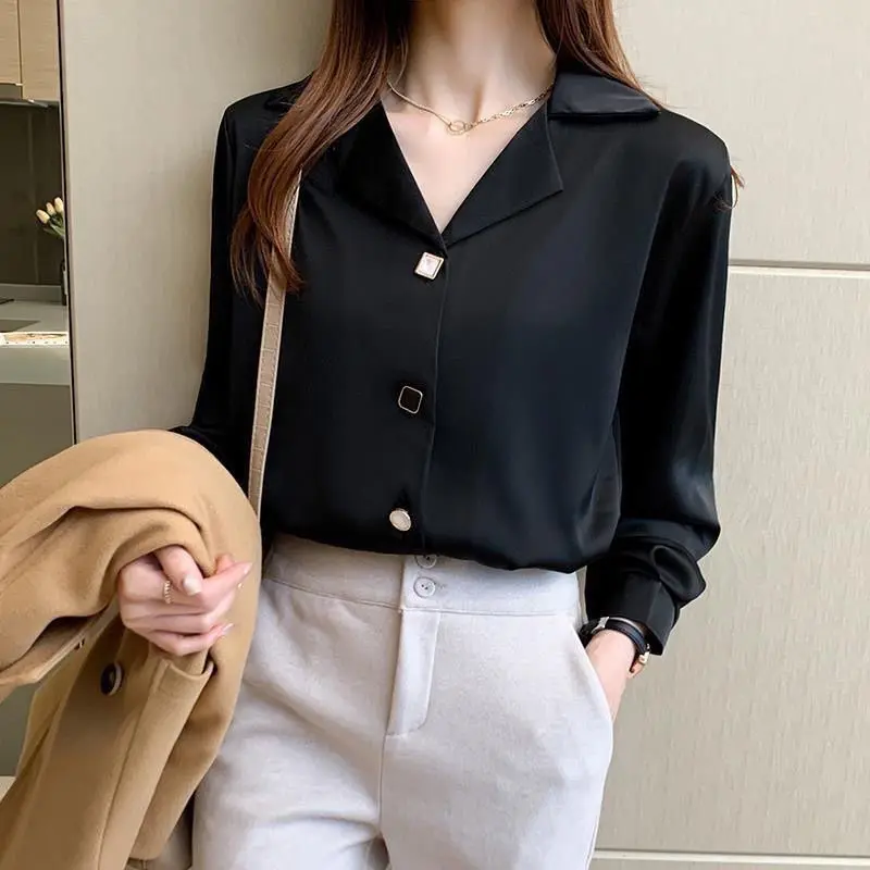 Wholesale new Korean version of the full-sleeved long-sleeved white shirt blouse Yankee shirt underwear bottoming shirt