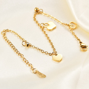 Bracelet à breloques en forme de cœur en acier doré avec incrustation de cœur creux et sertissage clos, bijou cadeau - Product Image 4