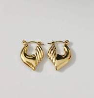 Boucles d'oreilles tendance de luxe en forme de cœur en acier inoxydable 18 carats plaqué or, prix de gros moins cher, boucles d'oreilles lisses en forme de goutte d'amour pour femmes