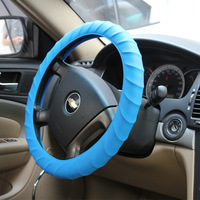 Vente en gros de housses de volant en silicone toutes saisons, universelles, antidérapantes, texturées, fines, protecteurs de poignée de voiture, couleur personnalisée