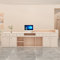Comptoir de réception moderne incurvé avec éclairage LED blanc pour salon de beauté, bureau, hôtel, spa, hall d'entrée