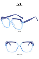 Monture de lunettes carrée pleine monture style punk pour femme avec motif color block, protection anti-lumière bleue, design durable pour usage extérieur
