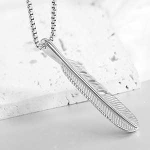Collier avec pendentif en acier inoxydable en forme de plume, 70mm, pour femmes, bijoux à porter au quotidien, cadeau - Product Image 1