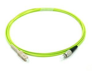 Cordon de brassage fibre optique personnalisé en gros, faible perte, OM5 Duplex LC vers LC, 2,0 mm LSZH Vert Clair pour centre de données 400G - Product Image 4