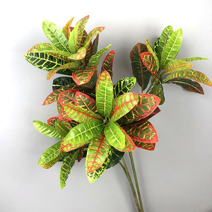 YOPIN-6087 Ramas Artificiales de Látex con 2 Ramificaciones, Hojas Verdes y Rojas Cambiantes para Accesorios de Pared Vegetal - Product Image 4