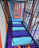 Aire de jeux intérieure avec jeux interactifs, piscine à balles et château gonflable, équipement de jeux souples pour écoles, en plastique
