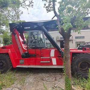 Apilador de contenedores Kalmar 450 usado, de 45 toneladas, con sistema hidráulico original estable, perfecto para apilar contenedores en el muelle portuario. - Product Image 3