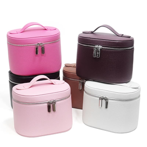 Estuche de Maquillaje Profesional Portátil de Gran Capacidad con Cierre de Cremallera, Bolsa de Viaje de PU Negra para Guardar Brochas - Product Image 3