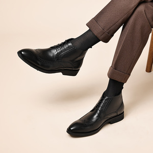 รองเท้าหนังผู้ชายสไตล์คลาสสิกย้อนยุค ลายใหม่ กันลื่น เหมาะสำหรับธุรกิจ  แบบทางการและลำลอง ระดับไฮเอนด์ สวมใส่สบาย - Product Image 2