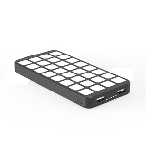 TPF Vente en gros Banque de puissance portable 8000mAh Mini <span class=keywords><strong>chargeur</strong></span> mobile <span class=keywords><strong>solaire</strong></span> bon marché 32 lumières LED Interface d'entrée USB de puissance de sortie 40W - Product Image 5