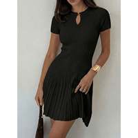 Robe pull courte plissée à manches courtes pour femme Milchig