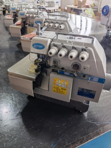 OFERTA ESPECIAL Máquina de <span class=keywords><strong>Coser</strong></span> Industrial Overlock de 4 Hilos con Accionamiento Directo para la Industria - Product Image 2