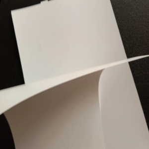 Película reflectora óptica blanca con 98% de alta reflectividad para módulo de retroiluminación LCD con iluminación lateral Rina Tec - Product Image 1