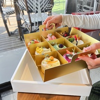 Plateau à gâteau à neuf grilles avec couvercle transparent, boîte à dessert, boîte à gâteau en papier décorative
