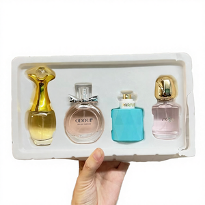Ensemble cadeau de 4 mini vaporisateurs de parfum floral de luxe de qualité supérieure, version Q, best-seller en gros, longue durée - Product Image 4