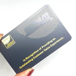 Nouveau produit : Cartes de visite en acier inoxydable argenté pour clients VIP - Product Image 1