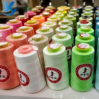 1200 couleurs en stock Fil à coudre en polyester de haute qualité 40/2 Universel pour vêtements, sacs et textiles de maison