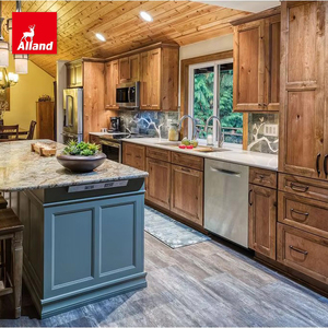 Armoire de cuisine américaine encadrée en bois d'aulne rustique finement travaillé, avec placage complet en ébène et finition glacée naturelle, contrastant avec le granit - Product Image 1