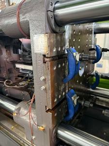 Máquina de Moldeo por Inyección Horizontal YIZUMI de 180 Toneladas con Motor Servo PLC y Caja de Engranajes de Bomba - Mejor Precio - Product Image 5