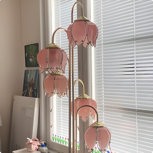 Lámpara de Pie Estética con Forma de Tulipán, 180 cm de Altura, Marco de Metal Dorado, Pantalla de Vidrio Rosa, E26, Lámpara Decorativa de Pie para Dormitorio - Product Image 6