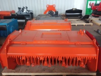 Broyeur forestier SLN 5-6 tonnes, type tambour, attache hydraulique pour excavatrice, avec moteur et pompe, pour le contrôle de la végétation trop dense et la création de brise-ventes.