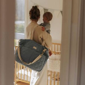 Sac à bandoulière matelassé en coton pour maman et bébé, avec logo personnalisé, pour le voyage, organisateur de couches, sac fourre-tout pour usage quotidien, vente en gros - Product Image 4