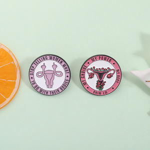 Frauen-Körperautonomie Emaille-Pins Gebärmutter-Blumen-Design Mein Körper Meine Entscheidung Zitat Brosche Anstecknadel Schmuck Großhandel - Product Image 2