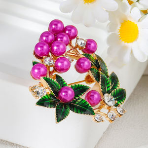 여성용 금도금 과일 체리 & 마젠타 진주 브로치 그린 에나멜 잎 모조 모조 라인 석 패션 쥬얼리 - Product Image 3