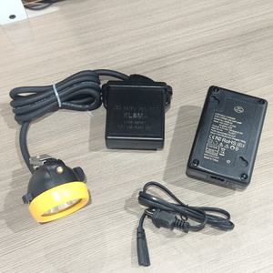 مصباح قبعة <span class=keywords><strong>LED</strong></span> قابل لإعادة الشحن لتعدين الفحم بقوة 3.7 فولت KL8M(A) بقوة إضاءة 20000 لوكس ووقت تشغيل 20 ساعة - Product Image 5