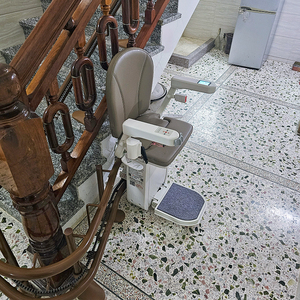 <span class=keywords><strong>Montascale</strong></span> <span class=keywords><strong>a</strong></span> Trazione in Acciaio Rinforzato per Anziani/Disabili, Uso Interno/Esterno, per Scale Diritte/Curve/Scale <span class=keywords><strong>a</strong></span> <span class=keywords><strong>Chiocciola</strong></span> - Product Image 4