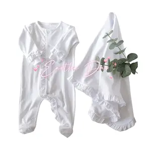 बच्ची के घर आने वाली पोशाक मोनोग्राम फूटी रफ़ल 100% सूती सफेद नवजात शिशु लड़की के कपड़े सेट