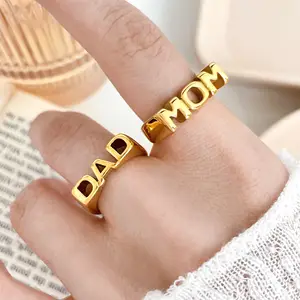 Luxury Jewelry 14k Gold Plated MOM SISTER DAD Signet Letter Ring No Fade Stainless Steel DAD SIS Cocktail Ring